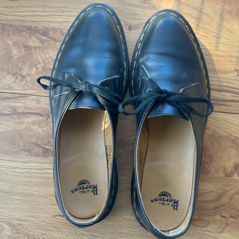 Dr. Martens/ Doc Martens Siano Black Leather Flats/ Oxfords SOLD OUT, Women's 8